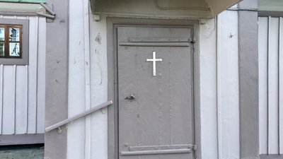 Побили вікна у церкві й пошкодили хрести на цвинтарі у Рівному Побили вікна у церкві й пошкодили хрести на цвинтарі у Рівному