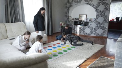 Родина з Херсонщини переїхала до Вінниччини з п'ятьма прийомними дітьми