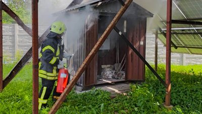 Особливістю ліквідації займання є те, що повністю знеструмити сонячні панелі неможливо