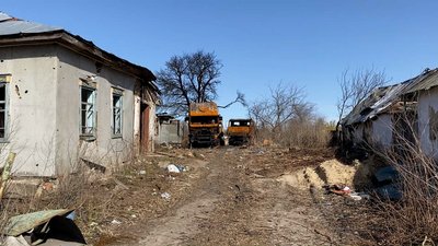 Новий будинок зводять благодійники жителю Чернігівщини, чия оселя згоріла за кілька годин до деокупації села Новий будинок зводять благодійники жителю Чернігівщини, чия оселя згоріла за кілька годин до деокупації села