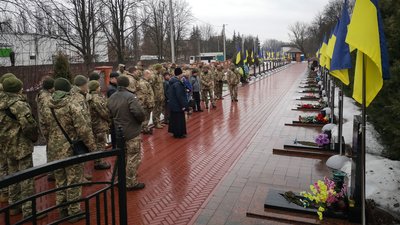 У Кропивницькому вшанували спецпризначенців, які загинули сім років тому під Дебальцевим У Кропивницькому вшанували спецпризначенців, які загинули сім років тому під Дебальцевим