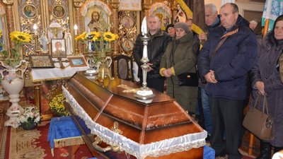 Похорон військового Юрія Дмитроци. Листопад 2023. Тернопільщина Похорон військового Юрія Дмитроци. Листопад 2023. Тернопільщина