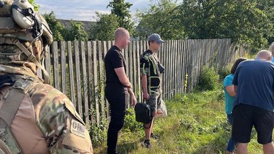 Виготовлені саморобним способом – на Житомирщині СБУ затримала чоловіка, який продавав неякісні бронежилети Виготовлені саморобним способом – на Житомирщині СБУ затримала чоловіка, який продавав неякісні бронежилети