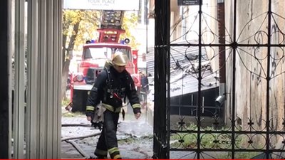 У центральній частині Луцька пожежа в житловому будинку. Горів балкон і квартира