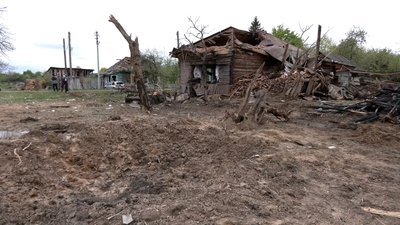 Тікали від обстрілів – потрапили під авіаудар. Як живуть люди після авіаударів по селу Іванівка на Чернігівщині Тікали від обстрілів – потрапили під авіаудар. Як живуть люди після авіаударів по селу Іванівка на Чернігівщині