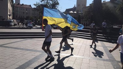 Зі Львова до Сєвєродонецька. Як стартував забіг до Дня Незалежності