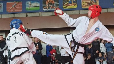 Черкаські спортсмени здобули медалі на кубку України з таеквон-до Черкаські спортсмени здобули медалі на кубку України з таеквон-до