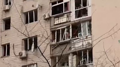У Вишневому на Київщині встановлюватимуть нові вікна замість вибитих останньою ракетною атакою — ОВА