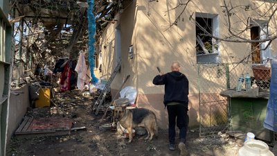 Російські війська вдарили ракетами по Дніпру – фоторепортаж Російські війська вдарили ракетами по Дніпру – фоторепортаж