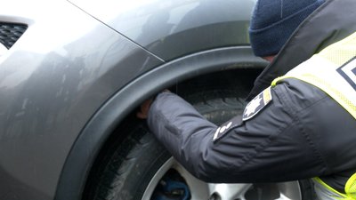На Івано-Франківщині поліцейські перевірятимуть технічний стан вантажівок, маршруток та таксі На Івано-Франківщині поліцейські перевірятимуть технічний стан вантажівок, маршруток та таксі