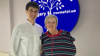 У Сумській міській лікарні виконали перше в області ендопротезування плечового суглоба У Сумській міській лікарні виконали перше в області ендопротезування плечового суглоба