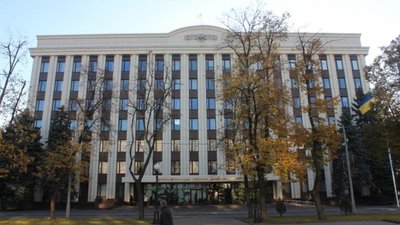 У співробітника Дніпропетровської ОДА виявили коронавірус, ще пів сотні очікують результатів