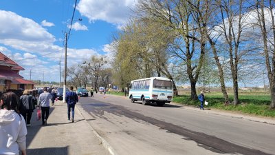 Поминальна неділя: що відбувається на кладовищі у Рівному Поминальна неділя: що відбувається на кладовищі у Рівному