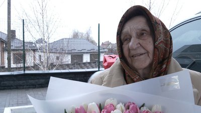 Відсвяткує сторіччя і повернеться відзначати перемогу: з Рівненщини переселенка поїхала до Польщі Відсвяткує сторіччя і повернеться відзначати перемогу: з Рівненщини переселенка поїхала до Польщі