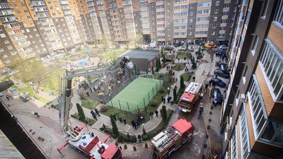У Хмельницькому під час пожежі врятували трьох людей У Хмельницькому під час пожежі врятували трьох людей