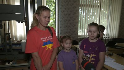 П'ятдесят два дні під обстрілами. Переселенка розповіла про порятунок багатодітної родини до Запоріжжя