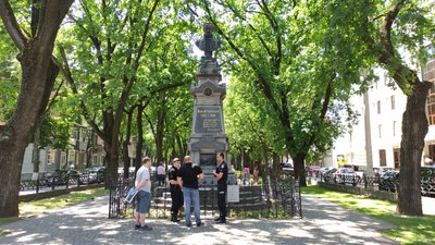 У Полтаві спиляли елементи із пам’ятника Івану Котляревському У Полтаві спиляли елементи із пам’ятника Івану Котляревському