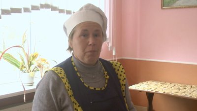 На Хмельниччині мати військовослужбовця готує для ЗСУ