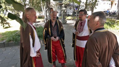 Двоє лучан та двоє переселенців об'єдналися в музичний гурт і збирають гроші на ЗСУ Двоє лучан та двоє переселенців об'єдналися в музичний гурт і збирають гроші на ЗСУ