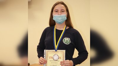 Школярка із Полтави Дарина Мосієнко привезла нагороди зі всеукраїнського чемпіонату з шашок