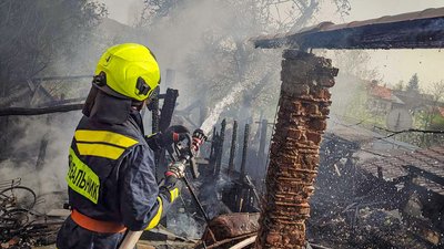 Під час пожежі на Закарпатті травмувався 42-річний чоловік