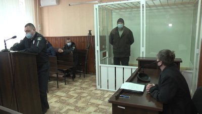 Залякував село: на Чернігівщині люди вимагали не відпускати з-під варти підозрюваного у вбивстві Залякував село: на Чернігівщині люди вимагали не відпускати з-під варти підозрюваного у вбивстві