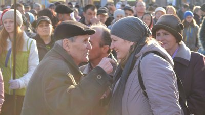 "Ми не хотіли іти в Росію". Історія двох студенток, які організували Майдан в Кропивницькому "Ми не хотіли іти в Росію". Історія двох студенток, які організували Майдан в Кропивницькому