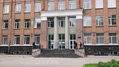 У Сумській громаді за парти сядуть понад 3 тисячі першокласників: де є вільні місця