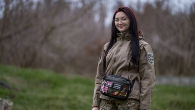 Операторка дрона, війна, військова