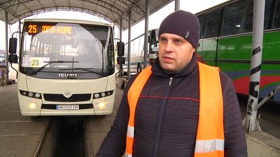 На Житомирщині у ході рейду перевірили дозвільні документи водіїв і справність рейсових автобусів На Житомирщині у ході рейду перевірили дозвільні документи водіїв і справність рейсових автобусів