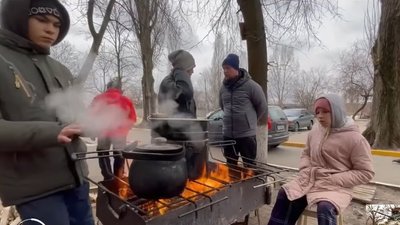 "Взяв дружину на руки, а у горлі — велика дірка": переселенець про евакуацію із трьома дітьми