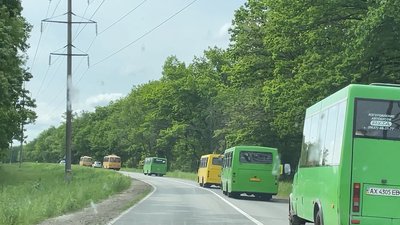 Дорога життя: спогади волонтерки, яка допомагала евакуюватися жителям Харківщини через дамбу Дорога життя: спогади волонтерки, яка допомагала евакуюватися жителям Харківщини через дамбу