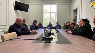 Зустріч в міській раді Зустріч в міській раді