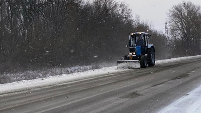 Понад сотню машин прибирало дороги Черкащини від снігу, проїзд забезпечили