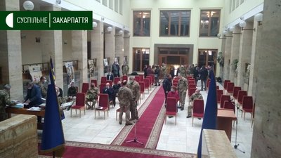В Ужгороді нагородили волонтерів і військових В Ужгороді нагородили волонтерів і військових