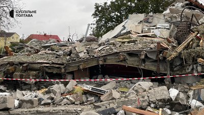У Миргороді через обстріл 16 жовтня 2023 пошкоджені будівлі У Миргороді через обстріл 16 жовтня 2023 пошкоджені будівлі