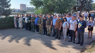 У Сумах підняли найвищий прапор в області У Сумах підняли найвищий прапор в області