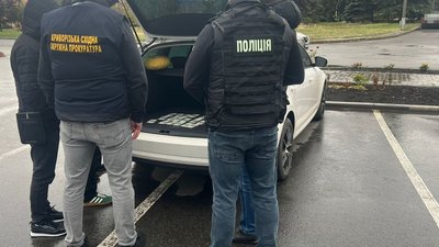 Гроші, водійські іспити, затримання, прокуратура