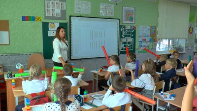 Юлія Григоренко навчає дітей за допомогою трубок "Бумвокерс" Юлія Григоренко навчає дітей за допомогою трубок "Бумвокерс"