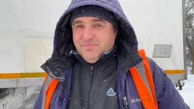 Вантажівки зупинились: негода на Новгород-Сіверщині Вантажівки зупинились: негода на Новгород-Сіверщині