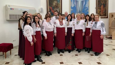 «З вірою у перемогу». На Івано-Франківщині провели фестиваль духовної пісні на підтримку ЗСУ «З вірою у перемогу». На Івано-Франківщині провели фестиваль духовної пісні на підтримку ЗСУ