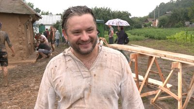 100-річну хату-мазанку відновлюють у селі Краснокутської громади