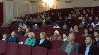 глядачі на концерті глядачі на концерті