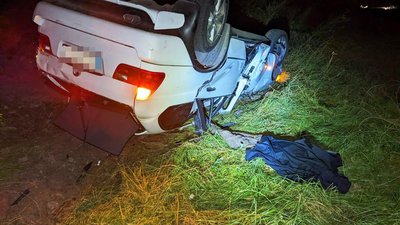 На Рівненщині позашляховик злетів з траси та врізався в дерево. Водій загинув