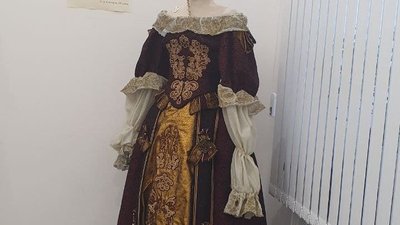 Театральні костюми, маски та головні убори: у будинку Блещунова в Одесі відкрили виставку Театральні костюми, маски та головні убори: у будинку Блещунова в Одесі відкрили виставку