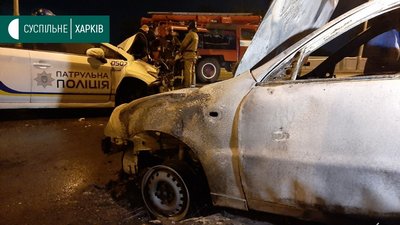 Внаслідок зіткнення із патрульним авто у Харкові вибухнув легковик, є загиблі Внаслідок зіткнення із патрульним авто у Харкові вибухнув легковик, є загиблі