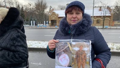 Родичі полонених влаштували акцію під посольством РФ