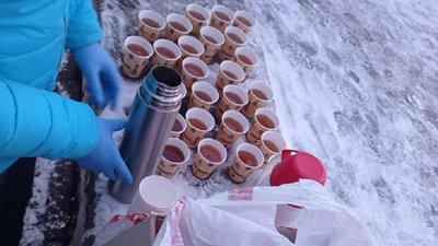 Прикарпатські волонтери шиють для нужденних маски Прикарпатські волонтери шиють для нужденних маски
