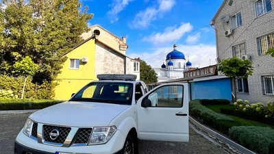 Житомирські священники відправляють на фронт автівку та збирають гроші ще на одну Житомирські священники відправляють на фронт автівку та збирають гроші ще на одну