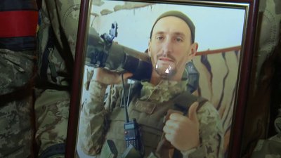 У Сумах попрощалися із загиблими на Донбасі Дмитром Богдановим та В’ячеславом Поповим У Сумах попрощалися із загиблими на Донбасі Дмитром Богдановим та В’ячеславом Поповим
